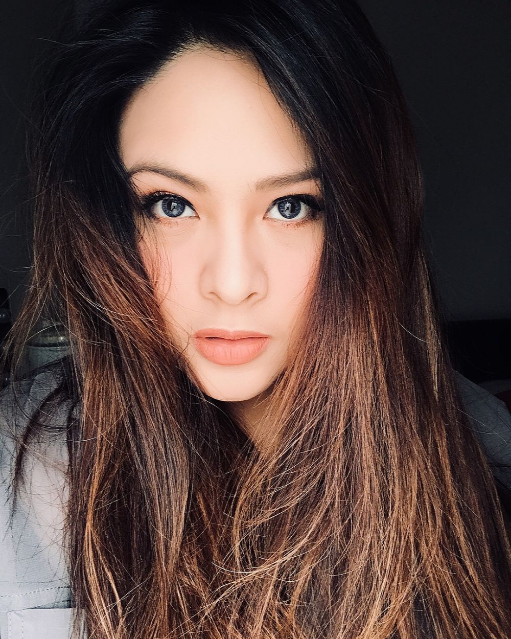 Biasa tampil rapi, 10 postingan Audy Item nggak sisiran tetap memesona