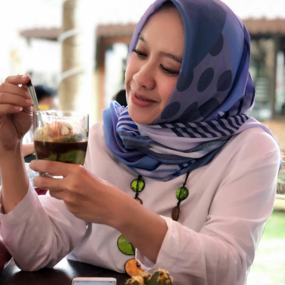 10 Foto istri Harry Nugraha, mantan suami Mulan Jameela