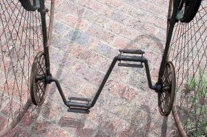10 Potret langka Dicycle, kendaraan era 1880 yang mirip sepeda