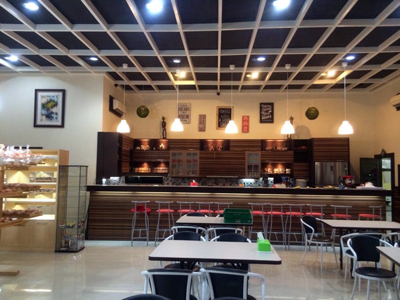 3 Restoran di Danau Sentani Jayapura yang bisa menggugah selera