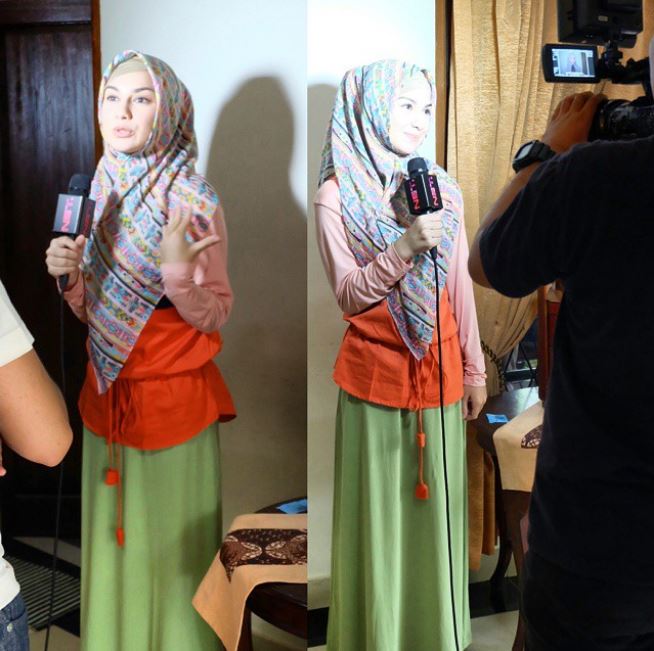 13 Potret Irish Bella saat berhijab, pesonanya kian terpancar