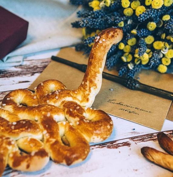 12 Kreasi roti terinspirasi dari hewan Fantastic Beast, lucu abis
