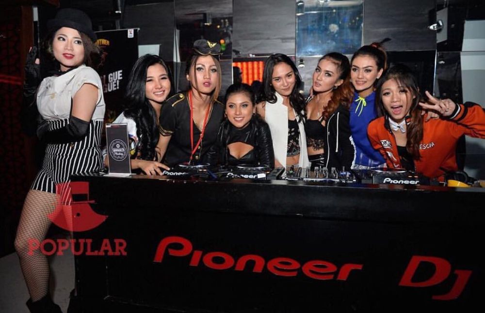 10 Aksi Icha Gween saat di panggung DJ, keren abis