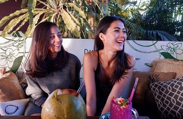 12 Potret kebersamaan Paula Verhoeven dan adiknya, sister goals