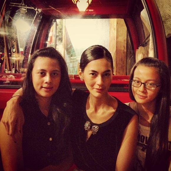 12 Potret kebersamaan Paula Verhoeven dan adiknya, sister goals