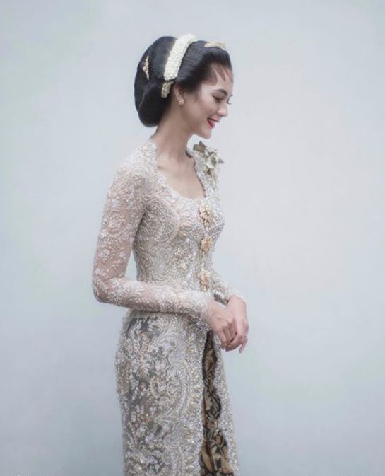 10 Inspirasi kebaya ala Paula Verhoeven ini bisa kamu tiru