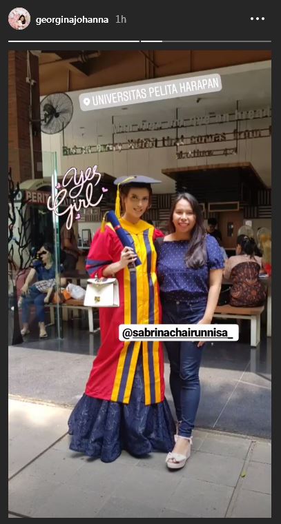 7 Momen wisuda Sabrina Chairunnisa, dihadiri Deddy Corbuzier