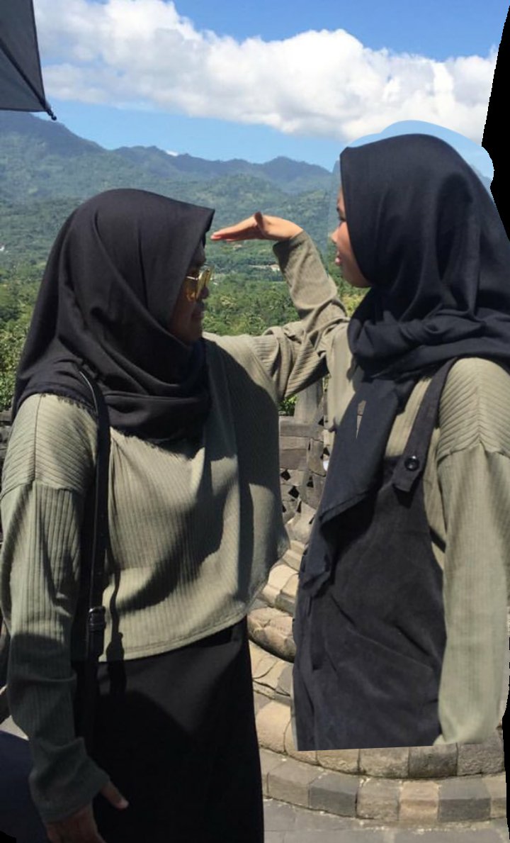 Minta tangannya pas di candi, 15 editan foto cewek ini kocak abis