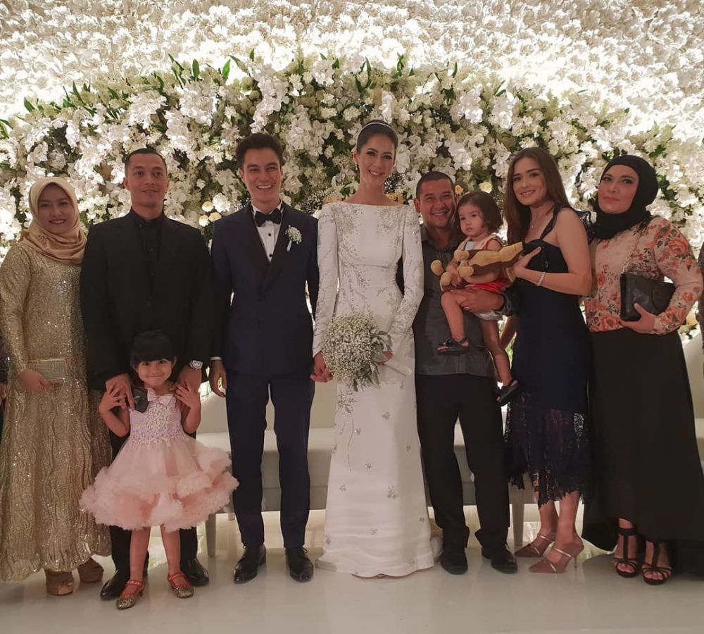 Gaya 25 seleb hadiri resepsi Paula Verhoeven dan Baim Wong