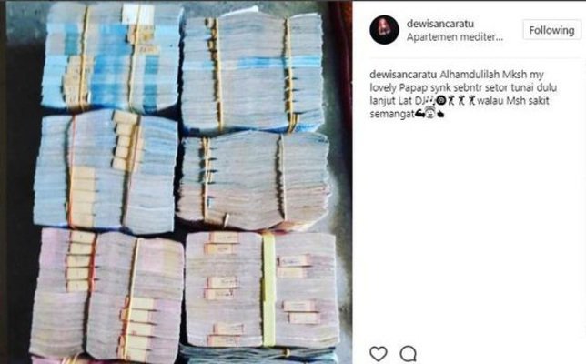 Nikita Mirzani & 6 seleb pamer duit di Instagram, tuai cibiran