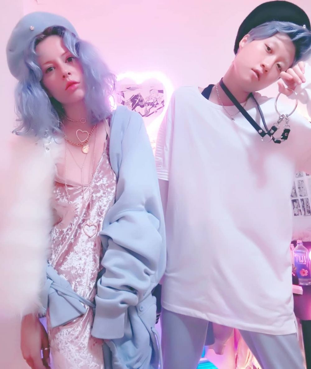 7 Potret putri Jackie Chan bareng kekasih perempuannya