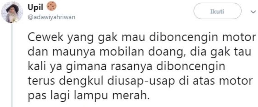 12 Cuitan lucu 'pacaran naik motor seru' ini bikin senyum simpul