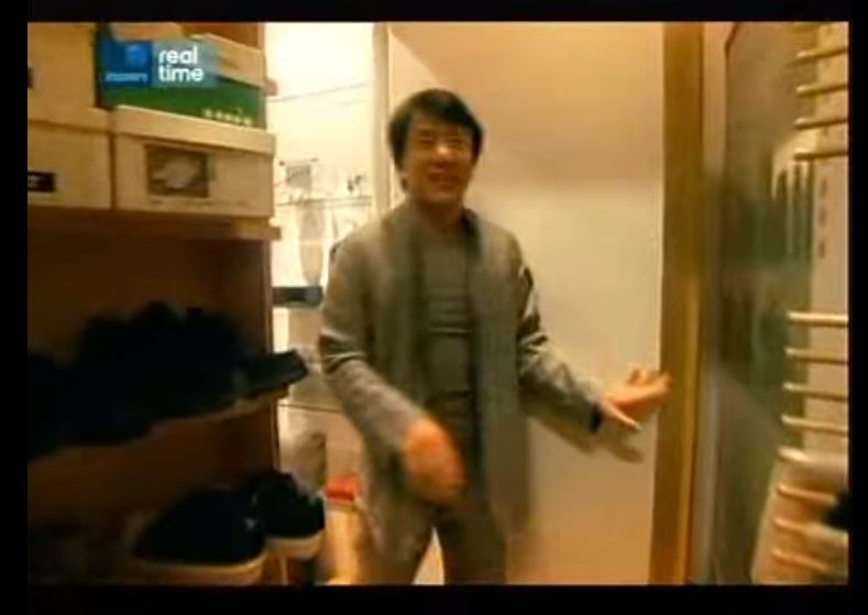 10 Penampakan rumah Jackie Chan, punya banyak pintu rahasia