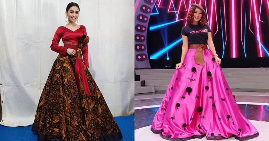 10 Adu gaya gaun biduan dangdut Ayu Ting Ting & Zaskia Gotik