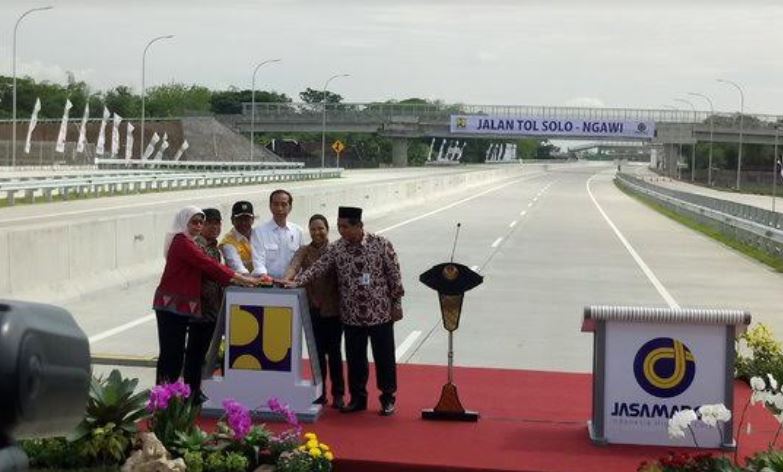 17 Ruas tol ini di resmikan Jokowi pada 4 tahun eranya