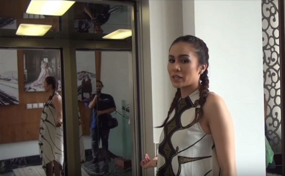 8 Seleb dan publik figur ini punya lift di rumahnya, mewah abis