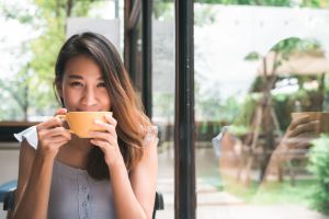 Kepribadianmu bisa dilihat dari cara minum teh, cek di sini yuk!