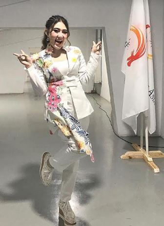 5 Reaksi Via Vallen dalam menghadapi para fans dan hater