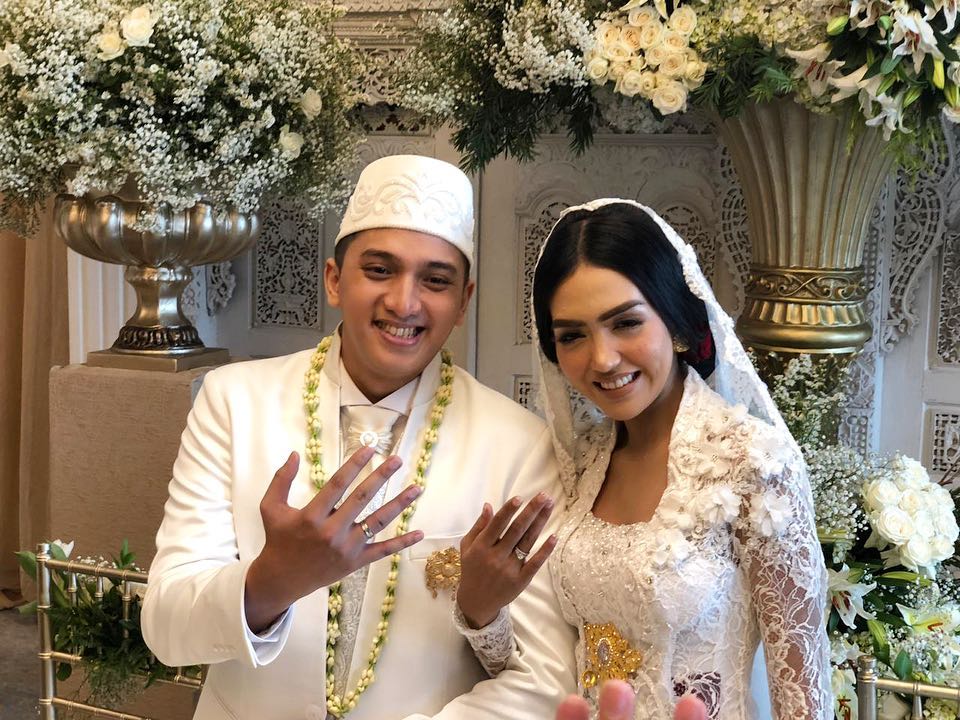 10 Momen pernikahan Ge Pamungkas & Anastasia Herzigova