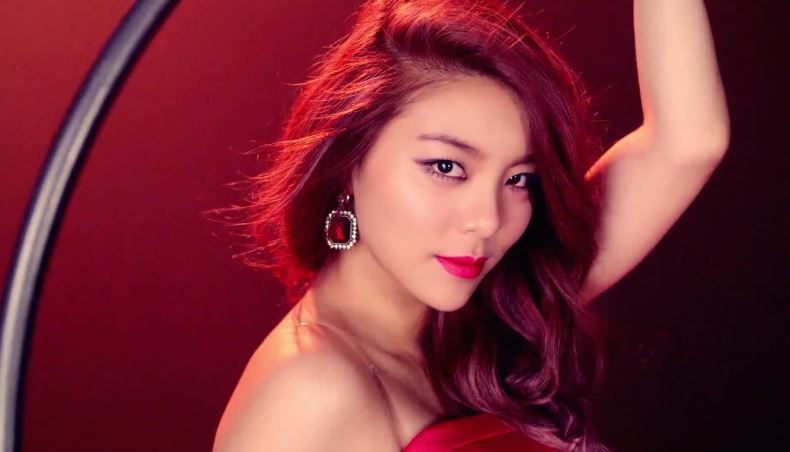 12 Gaya rambut idol K-Pop ini nyentrik, dari pink hingga hijau