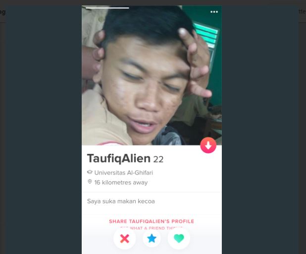 12 Foto absurd profil Tinder ini bikin jodoh makin menjauh