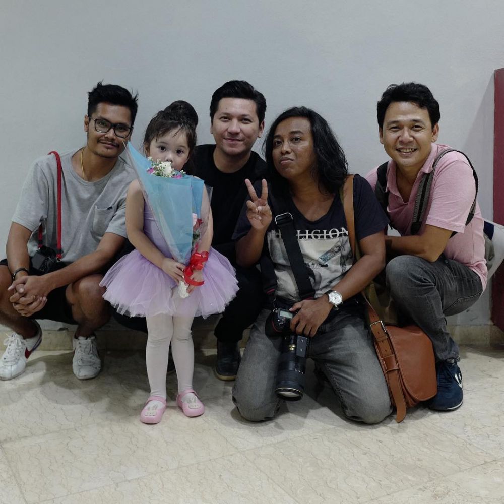11 Momen Gisella Anastasia-Gading temani Gempi pentas balet