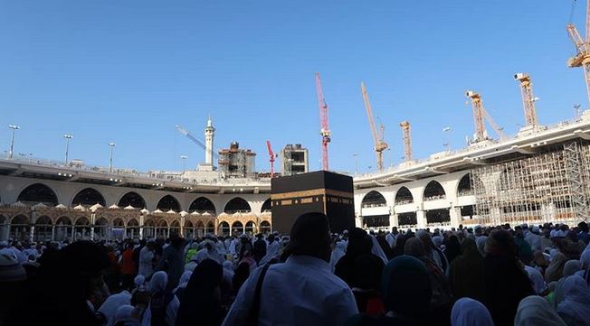 11 Momen romantis bulan madu Melody eks JKT48 di Arab Saudi