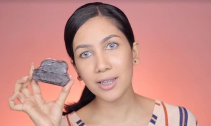 10 Potret Suhay Salim tampil tanpa makeup, tetap memesona