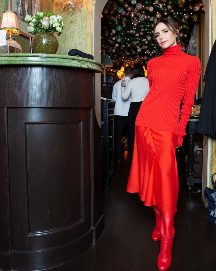 10 Gaya fashion Victoria Beckham ini cocok untuk kerja kantoran