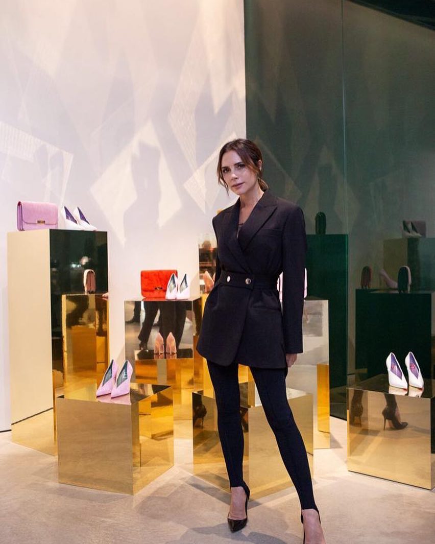 10 Gaya fashion Victoria Beckham ini cocok untuk kerja kantoran