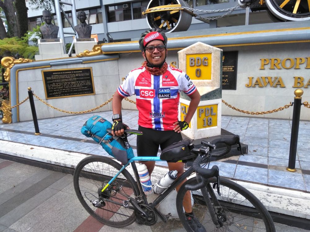 Dukung PSS Sleman di Bogor, suporter ini gowes sepeda 550 KM