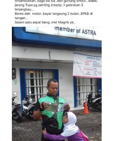 11 Potret perjuangan driver ojek online bawa anaknya bekerja