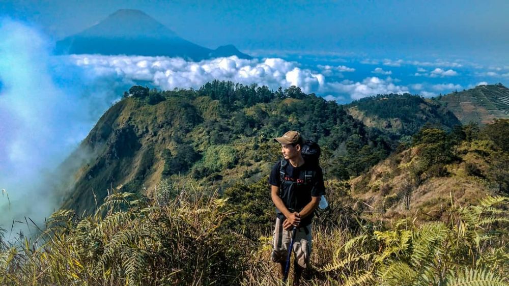 10 Gunung di Indonesia ini larang pendaki bawa tisu basah