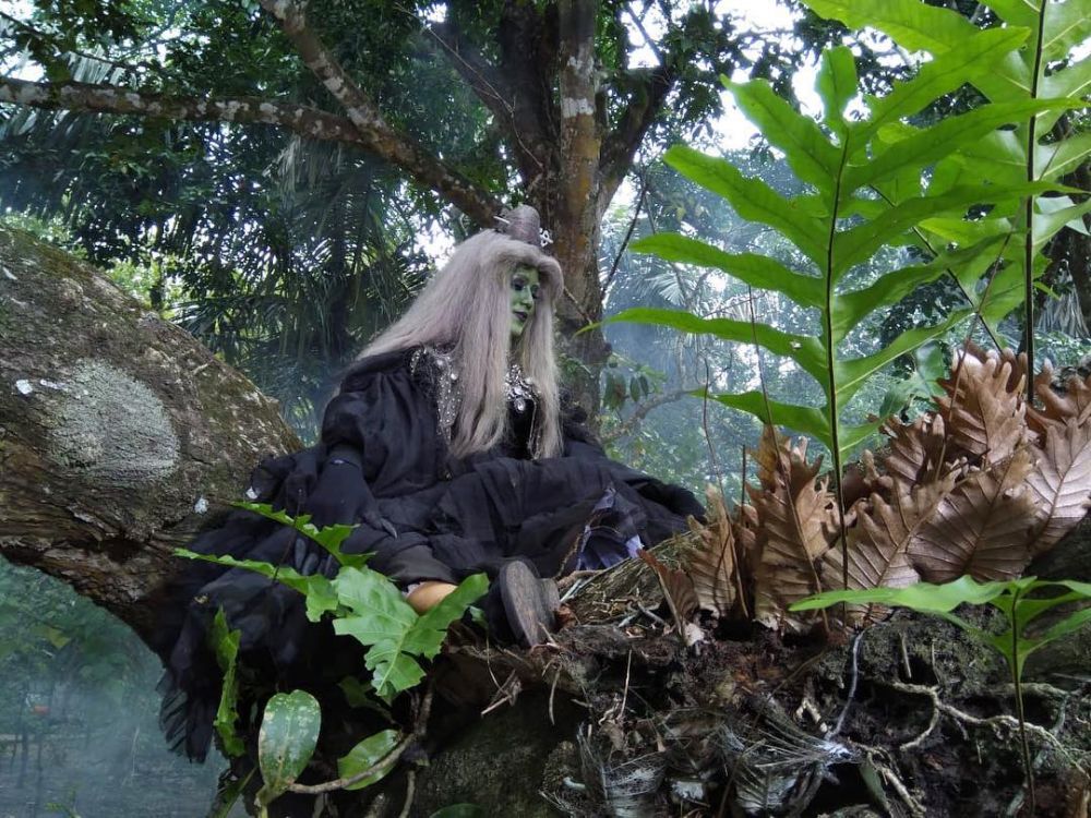 15 Potret Varissa Camelia, pemeran Mak Lampir di serial terbaru