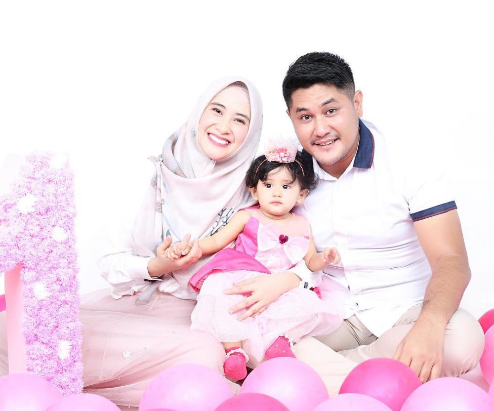 6 Seleb ini bertemu jodoh di pengajian, dari taaruf sampai nikah
