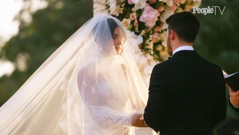 7 Momen pemberkatan Priyanka Chopra & Nick Jonas, gaunnya indah