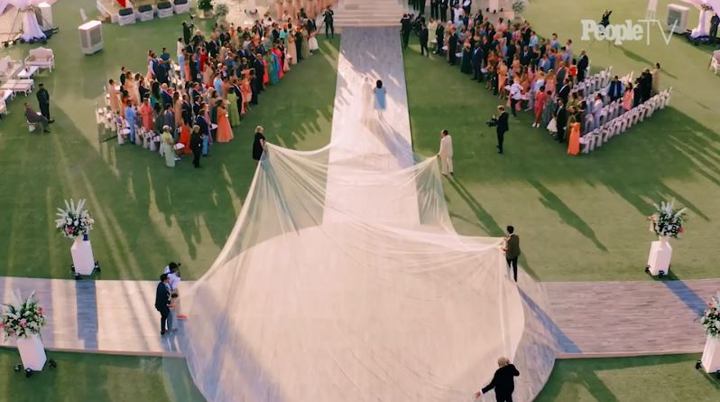 7 Momen pemberkatan Priyanka Chopra & Nick Jonas, gaunnya indah