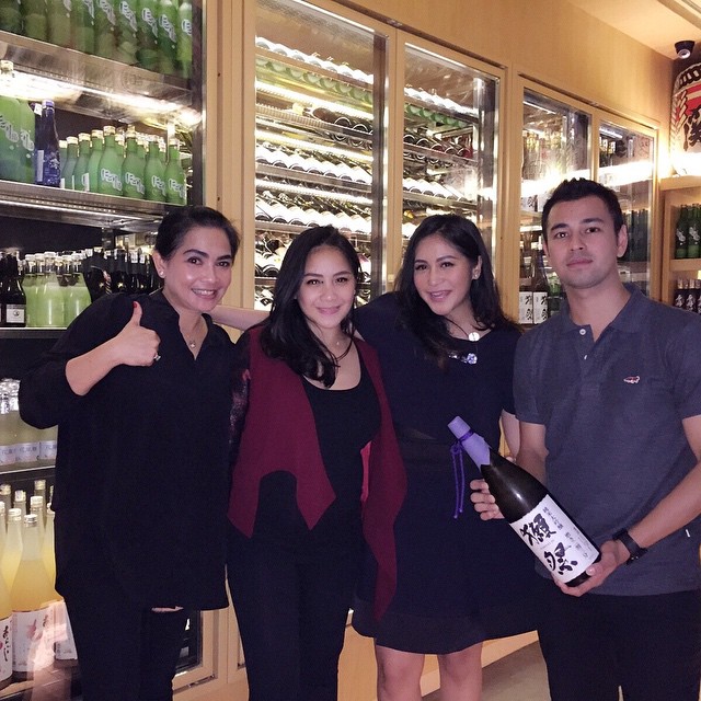 8 Foto Nagita Slavina, Rieta Amilia & Caca Tengker bak seumuran