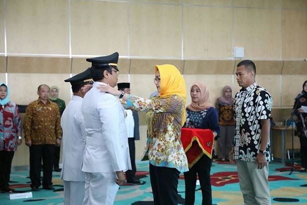 10 Potret kegiatan Airin Rachmi, tak terpengaruh kasus suami Wawan