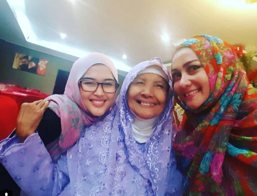 Pindah keyakinan, ini 6 potret Ovi Sovianti saat berhijab