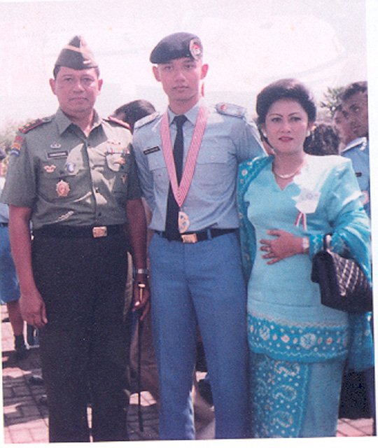 8 Foto lawas Agus Yudhoyono saat masih sekolah, bikin pangling