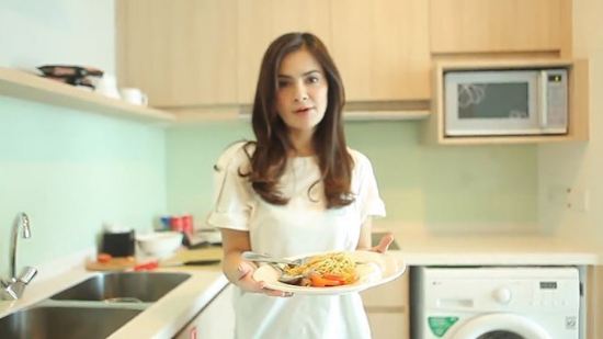 5 Penampakan rumah Cut Tari di Australia, berkonsep minimalis