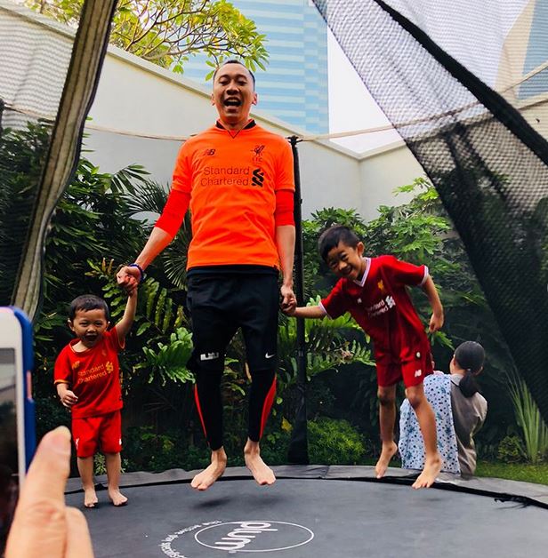 12 Momen Ibas Yudhoyono saat asuh anak, family man banget