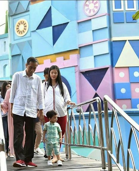 5 Potret keluarga Jokowi tanpa Kaesang Pangarep ini jadi sorotan
