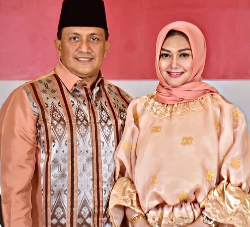 9 Pesona Bella Saphira dampingi suami Mayjen Agus, tak glamor