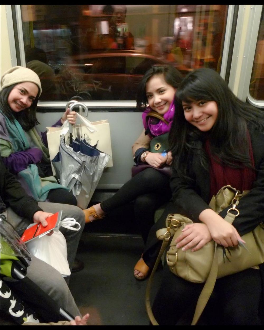 7 Potret lawas Rieta Amilia ini bukti cantik sejak dulu