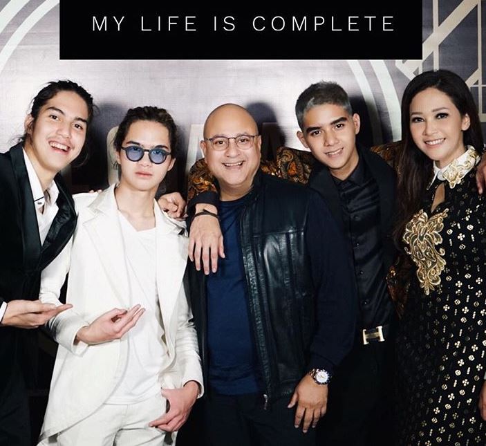 5 Fakta tersembunyi di balik foto lawas Maia Estianty & suami