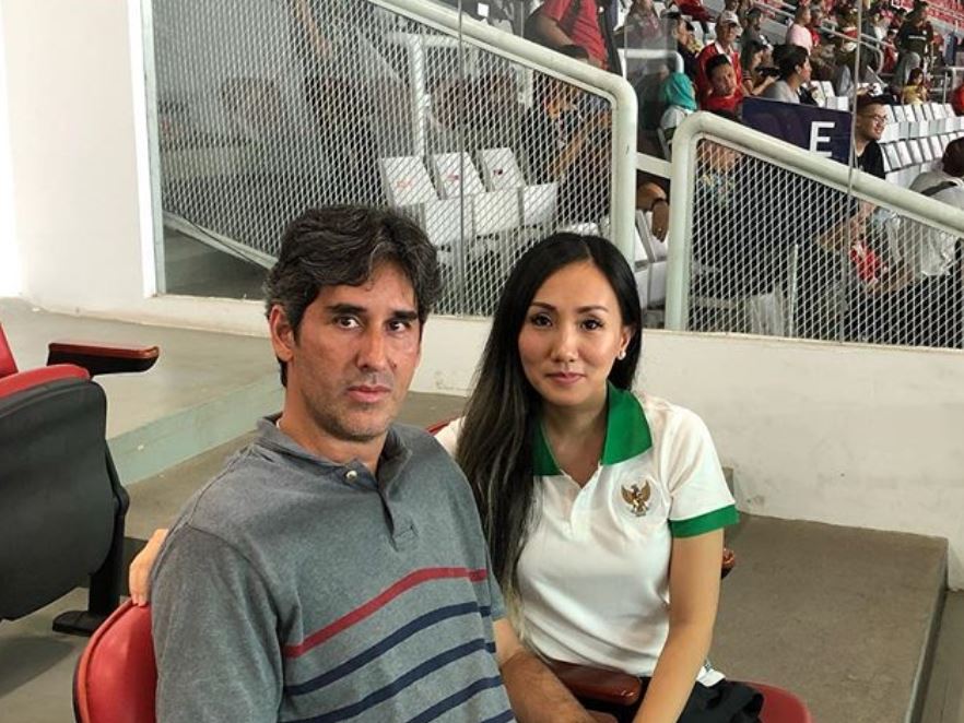 9 Potret cantik Miranda istri Pelatih Persija, bikin terpesona