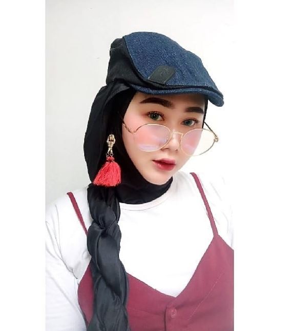 13 Foto cantik Shelvie Hana, istri Daus mini yang hobi dandan