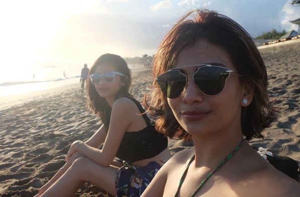 10 Momen akrab Faye Nicole Jones dan Vanessa Angel, bak saudara